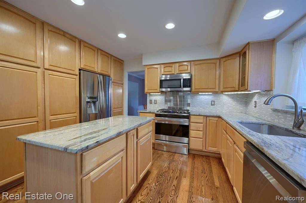 46533 POLO Drive, Canton, MI 48187 — Photo 9