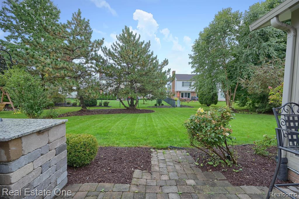 46533 POLO Drive, Canton, MI 48187 — Photo 32