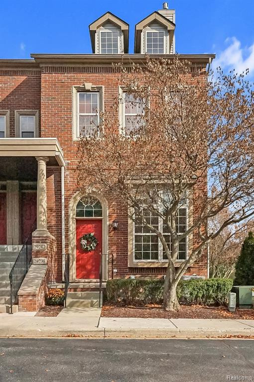 29238 GLEN OAKS Boulevard W, Farmington Hills, MI 48334 — front exterior