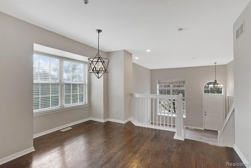 29238 GLEN OAKS Boulevard W, Farmington Hills, MI 48334 — Photo 7