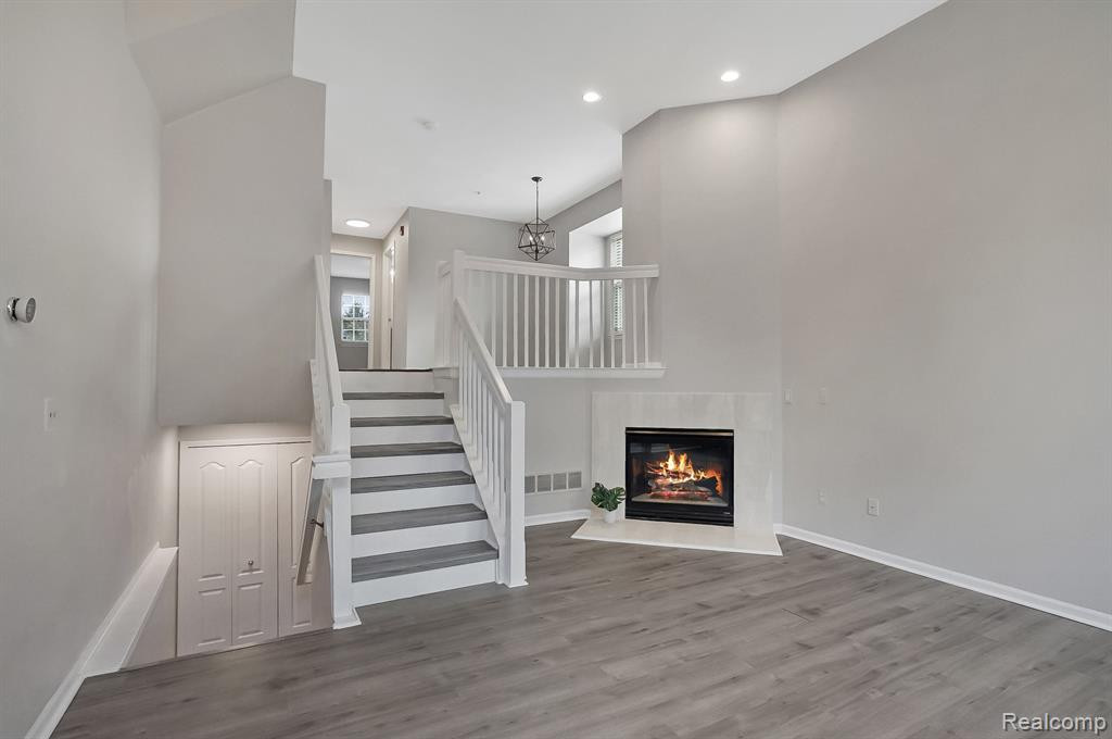 29238 GLEN OAKS Boulevard W, Farmington Hills, MI 48334 — Photo 19