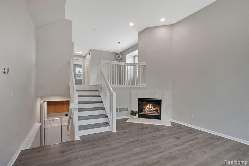 29238 GLEN OAKS Boulevard W, Farmington Hills, MI 48334 — Photo 20