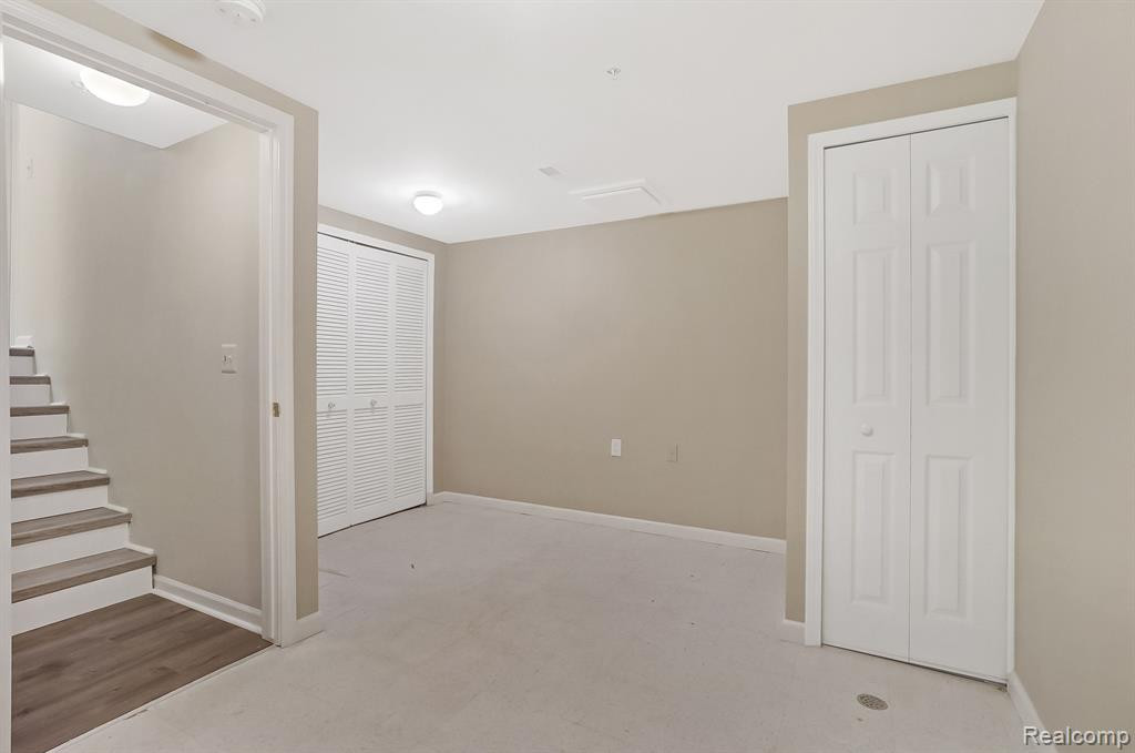 29238 GLEN OAKS Boulevard W, Farmington Hills, MI 48334 — Photo 23