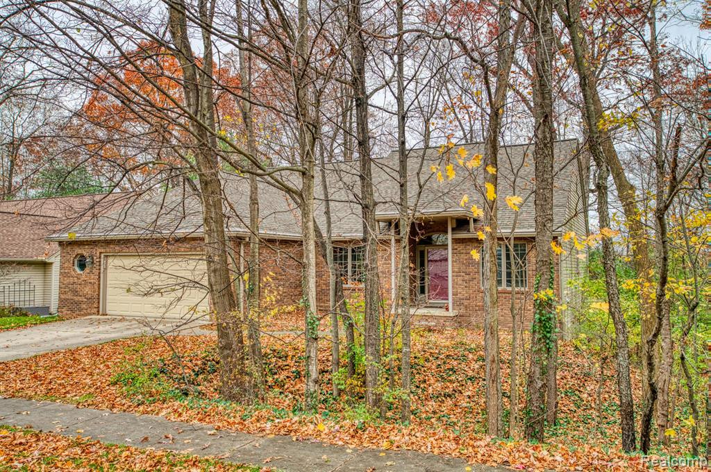 1456 COLONY Drive, Saline, MI 48176 — Photo 2