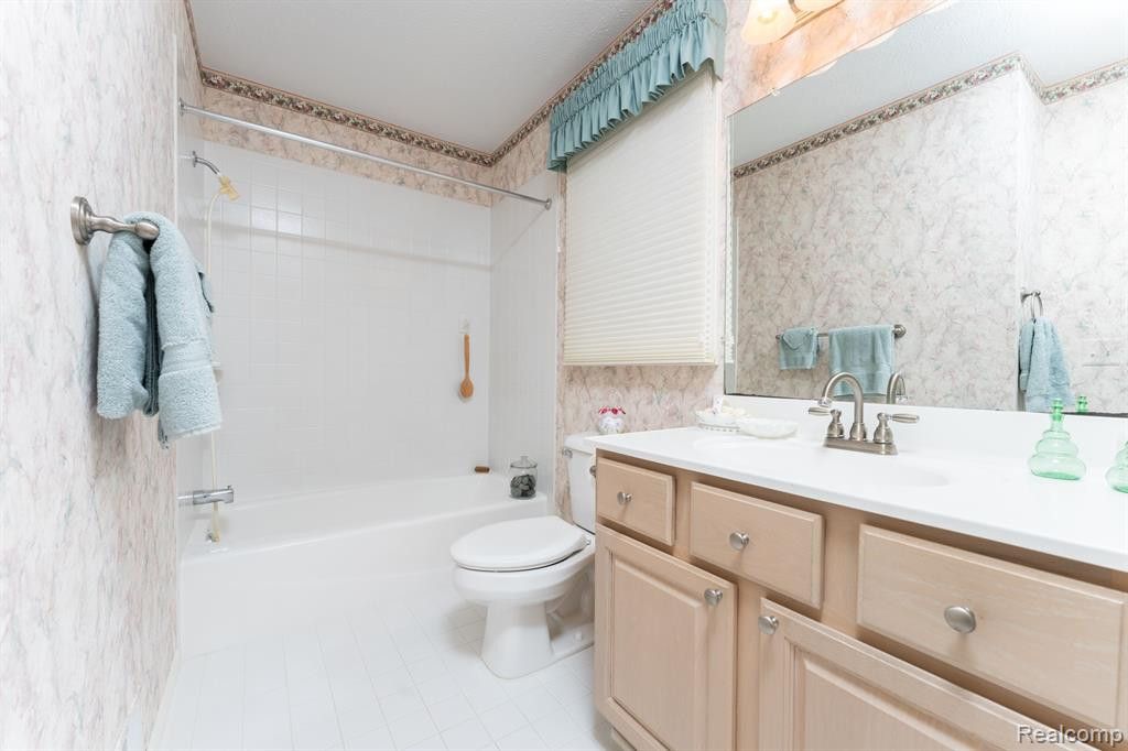 1456 COLONY Drive, Saline, MI 48176 — Photo 19