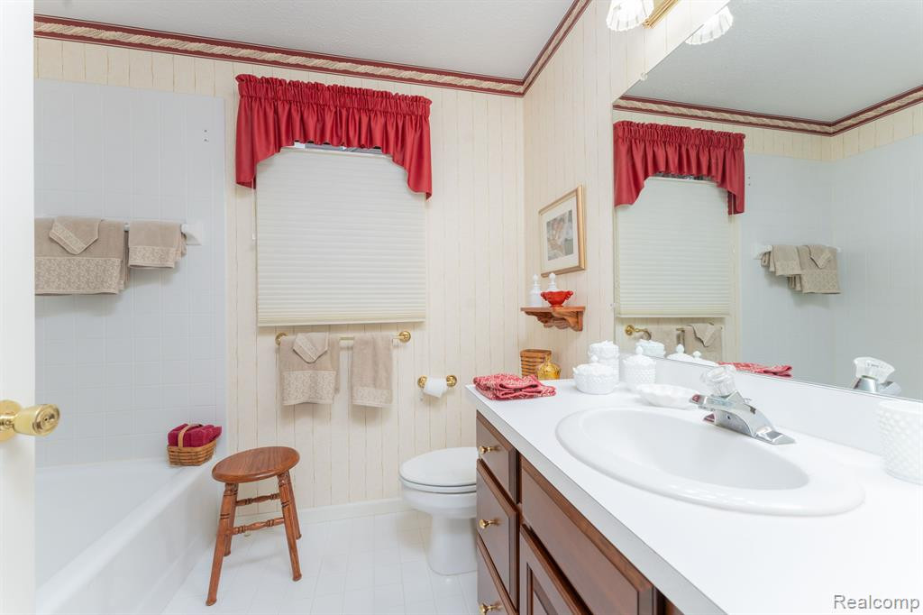 1456 COLONY Drive, Saline, MI 48176 — Photo 23