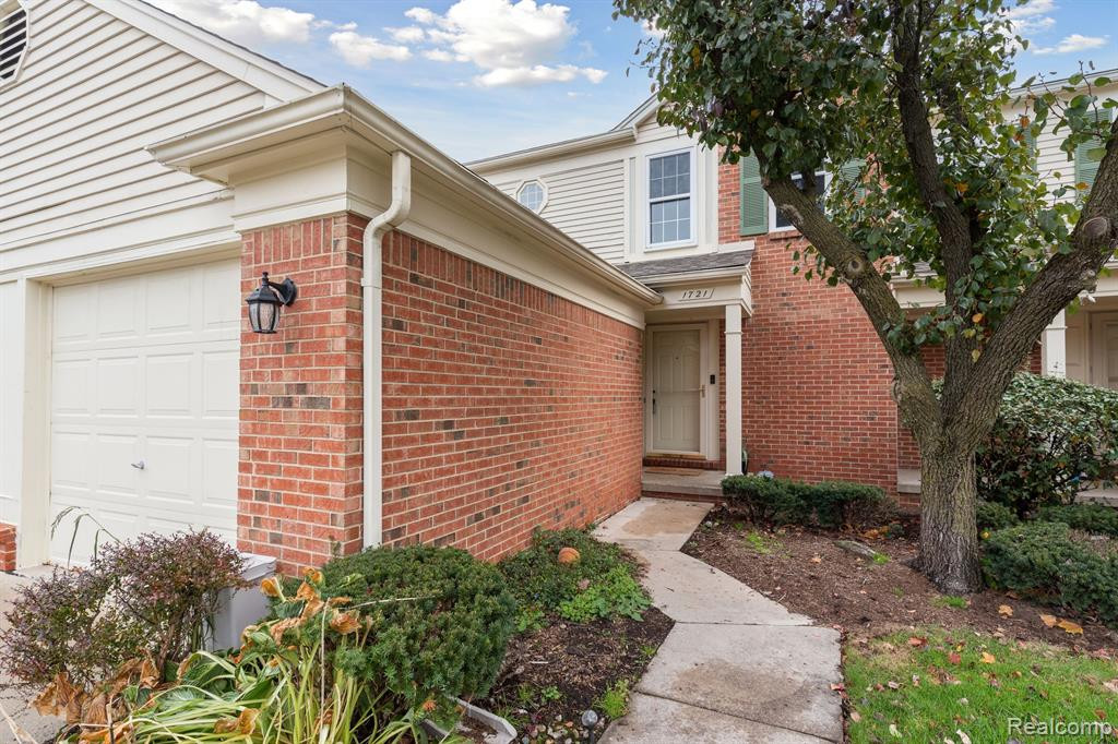 1721 CHRISTOPHER Drive, Canton, MI 48188 — Photo 2