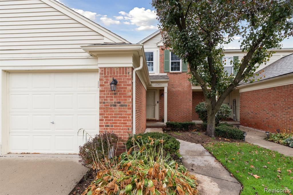 1721 CHRISTOPHER Drive, Canton, MI 48188 — Photo 4