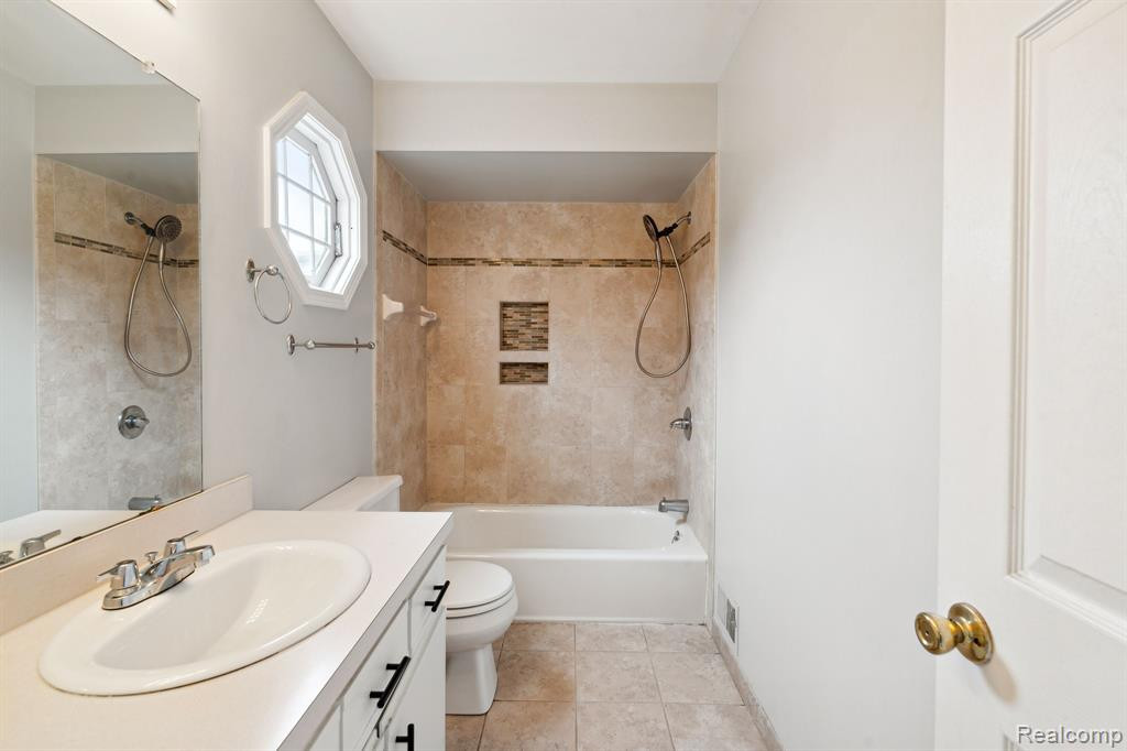 1721 CHRISTOPHER Drive, Canton, MI 48188 — Photo 27