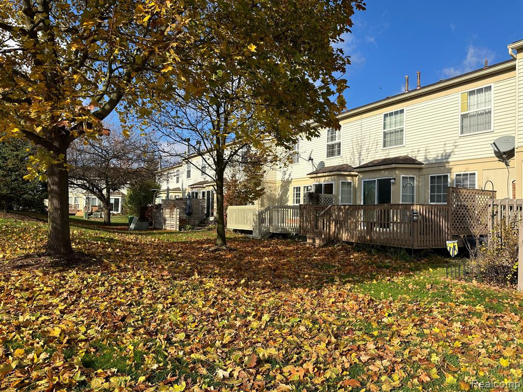 3072 VILLAGE Circle N, Ann Arbor, MI 48108 — Photo 2