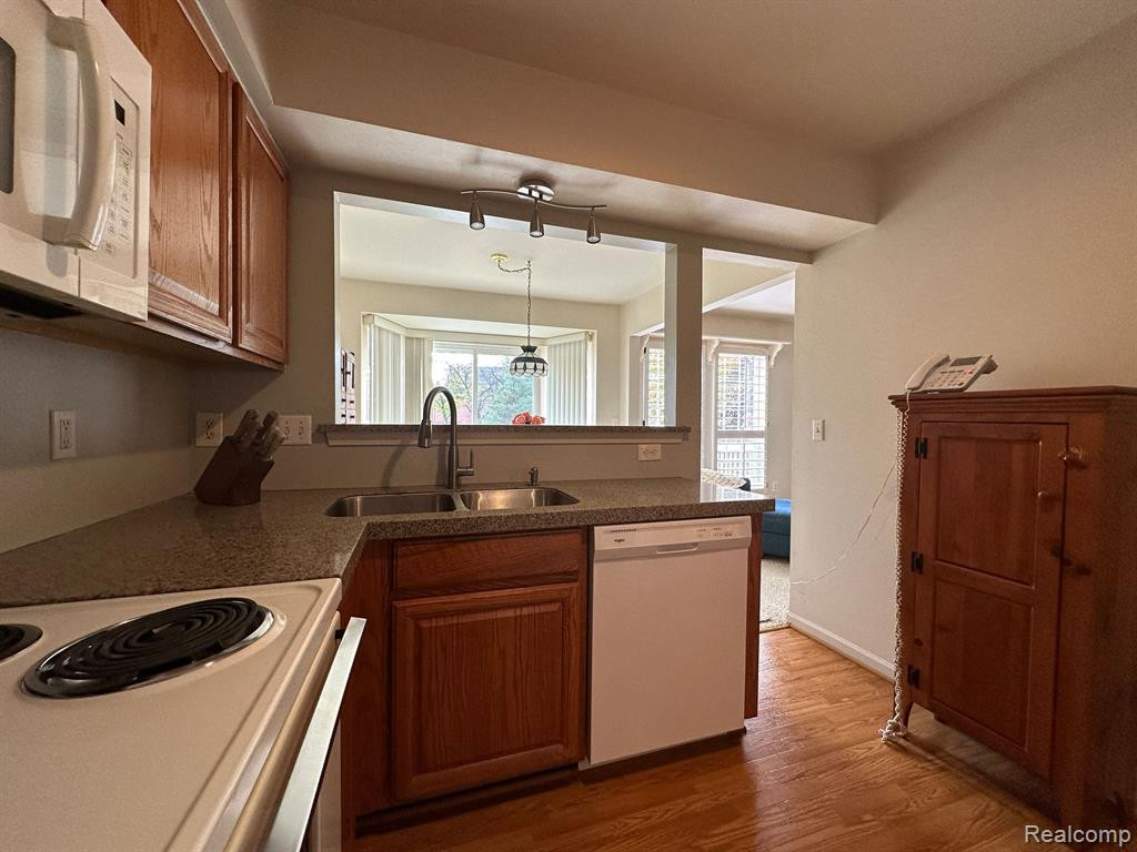 3072 VILLAGE Circle N, Ann Arbor, MI 48108 — Photo 17