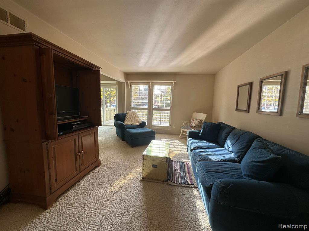 3072 VILLAGE Circle N, Ann Arbor, MI 48108 — Photo 19