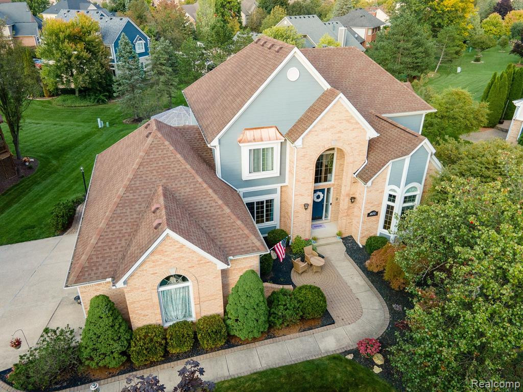 48252 CHESTERFIELD Drive S, Canton, MI 48187 — Photo 2