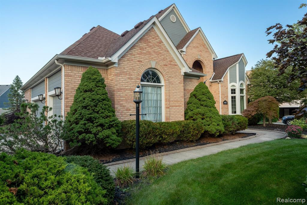 48252 CHESTERFIELD Drive S, Canton, MI 48187 — Photo 4