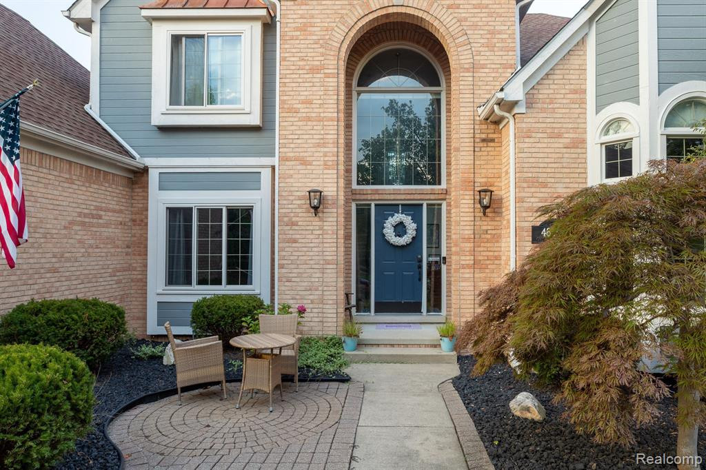 48252 CHESTERFIELD Drive S, Canton, MI 48187 — Photo 6
