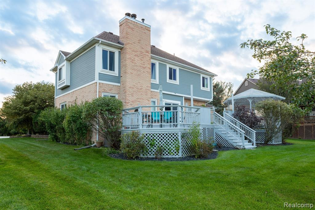 48252 CHESTERFIELD Drive S, Canton, MI 48187 — Photo 13