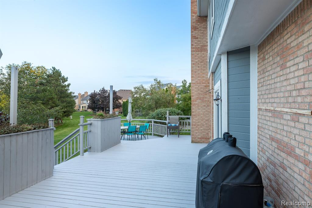 48252 CHESTERFIELD Drive S, Canton, MI 48187 — Photo 15