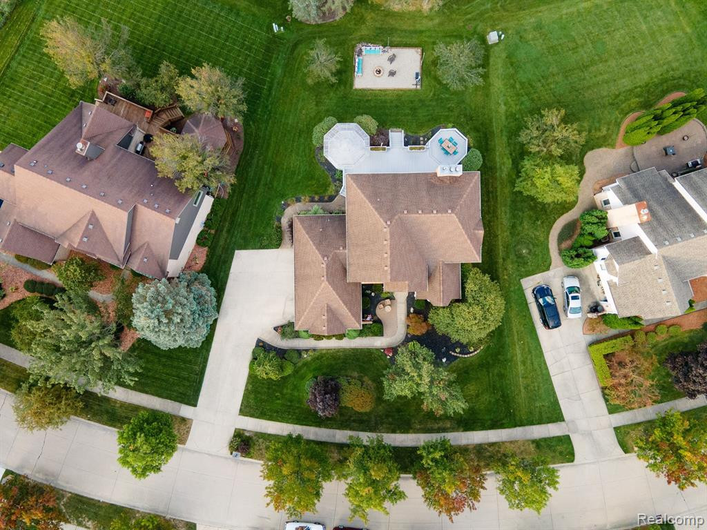 48252 CHESTERFIELD Drive S, Canton, MI 48187 — Photo 18