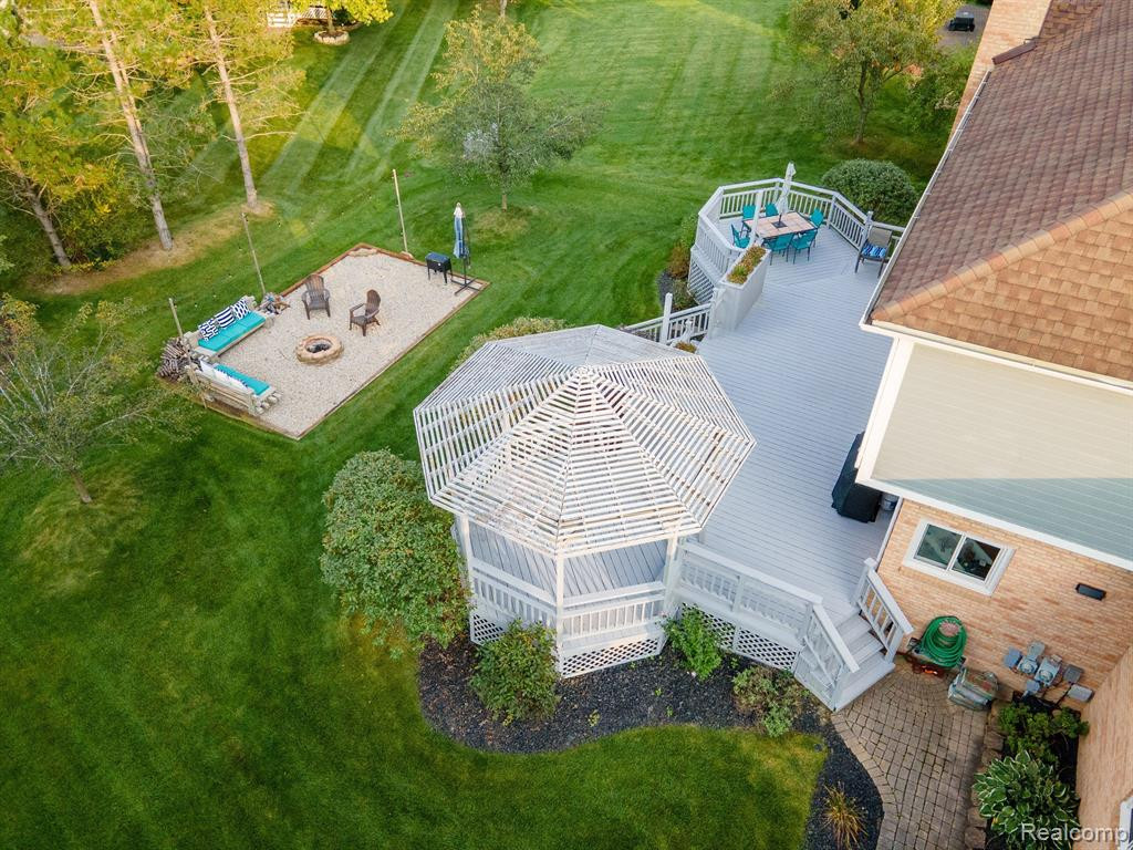 48252 CHESTERFIELD Drive S, Canton, MI 48187 — Photo 19
