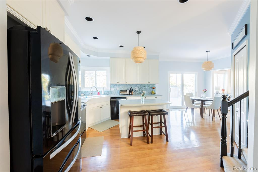 48252 CHESTERFIELD Drive S, Canton, MI 48187 — Photo 32