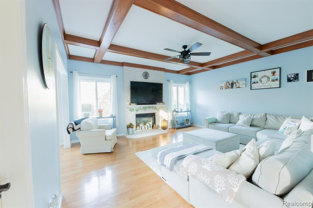 48252 CHESTERFIELD Drive S, Canton, MI 48187 — Photo 39