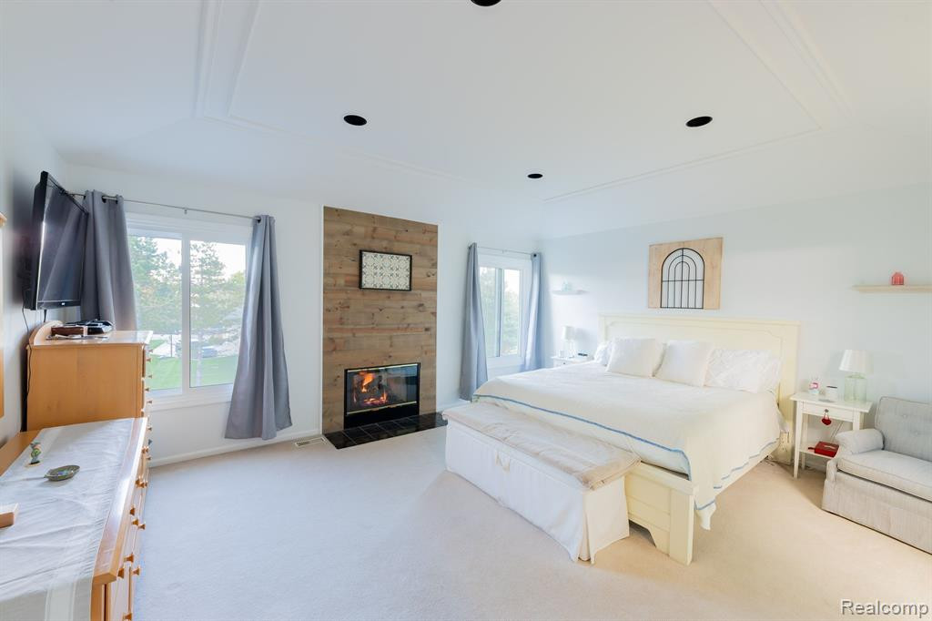 48252 CHESTERFIELD Drive S, Canton, MI 48187 — Photo 49
