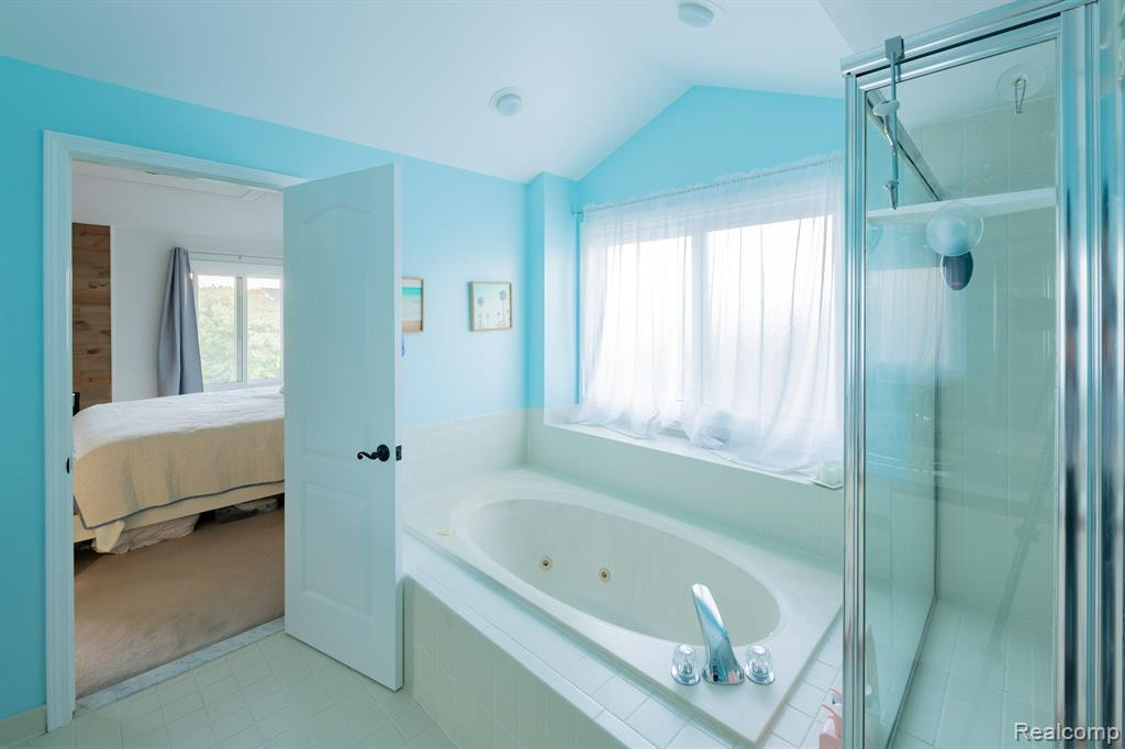 48252 CHESTERFIELD Drive S, Canton, MI 48187 — Photo 55