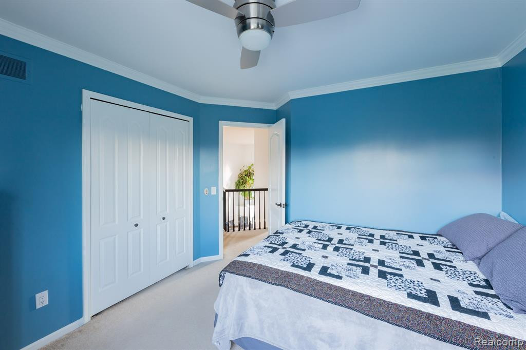 48252 CHESTERFIELD Drive S, Canton, MI 48187 — Photo 56