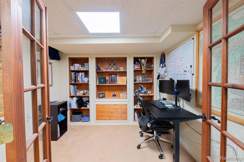 48252 CHESTERFIELD Drive S, Canton, MI 48187 — Photo 69