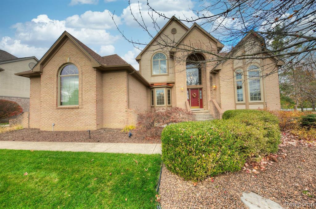 48684 Castleside Drive, Canton, MI 48187 — front exterior