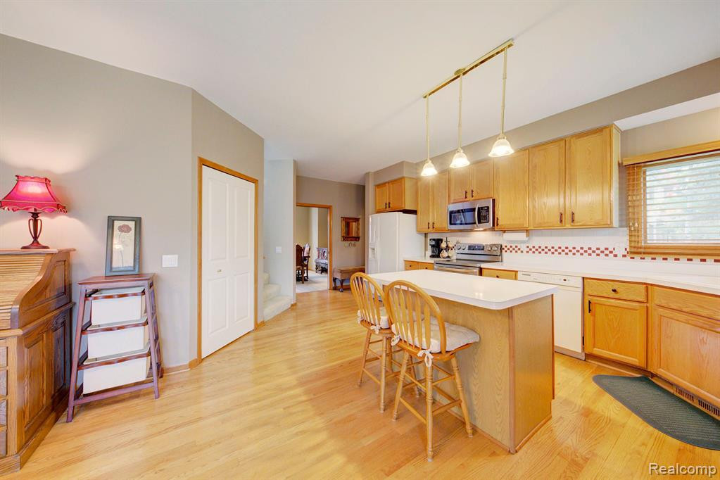48684 Castleside Drive, Canton, MI 48187 — Photo 22