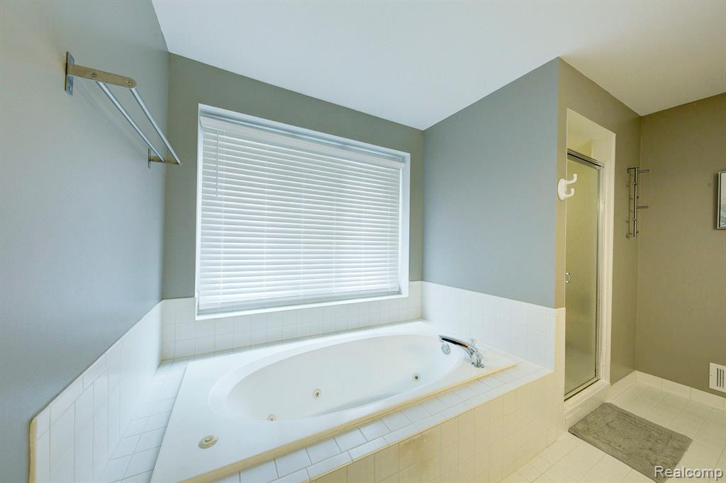 48684 Castleside Drive, Canton, MI 48187 — Photo 39