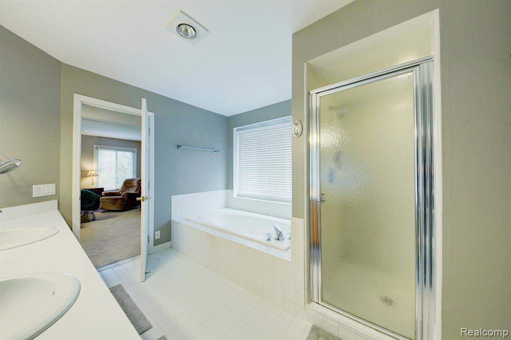 48684 Castleside Drive, Canton, MI 48187 — Photo 40