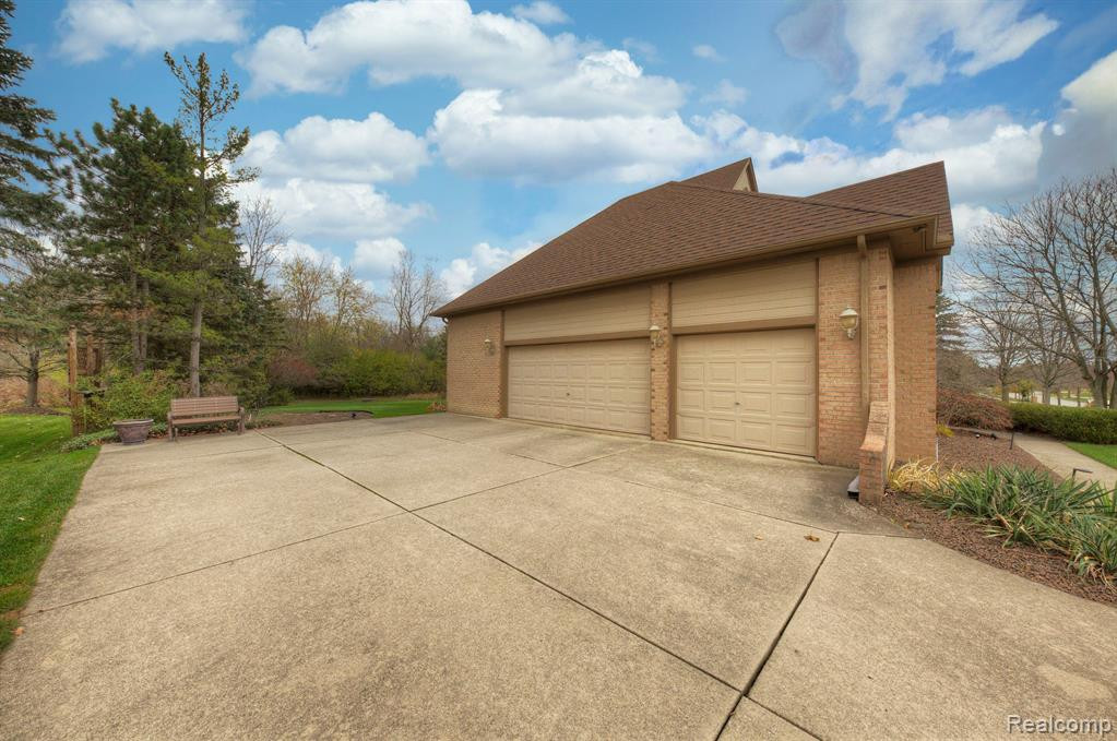 48684 Castleside Drive, Canton, MI 48187 — Photo 50