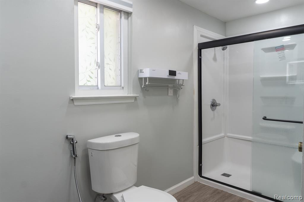 8648 HOLLY Drive, Canton, MI 48187 — Photo 19