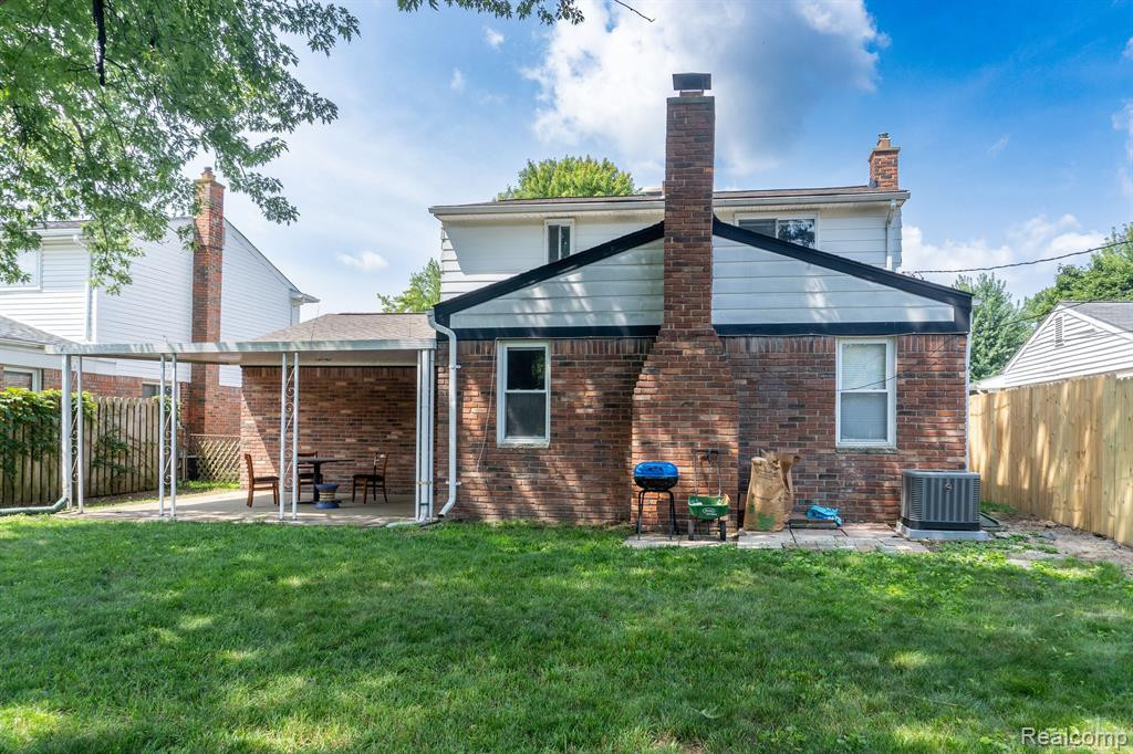 8648 HOLLY Drive, Canton, MI 48187 — Photo 28