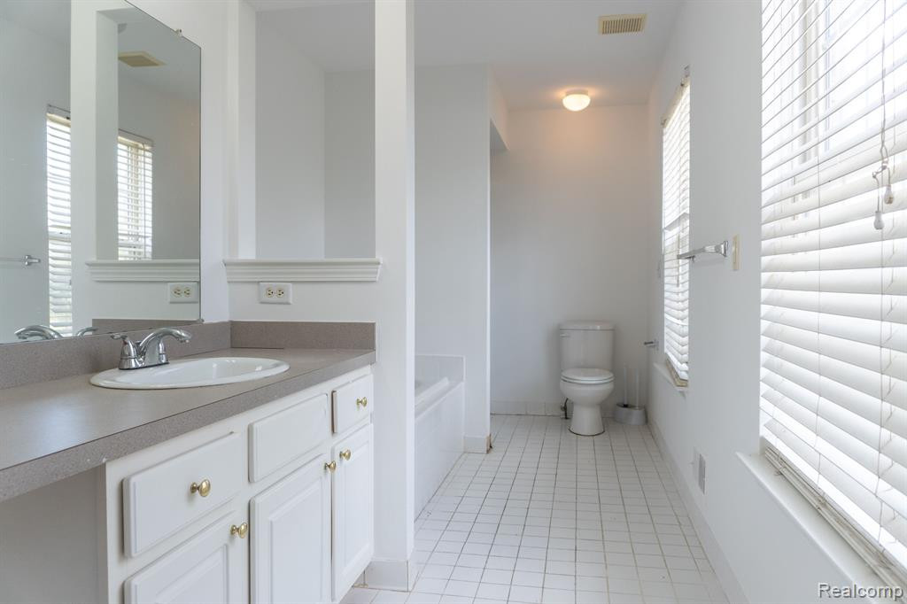 14614 WILDBROOK Drive, Van Buren, MI 48111 — Photo 27