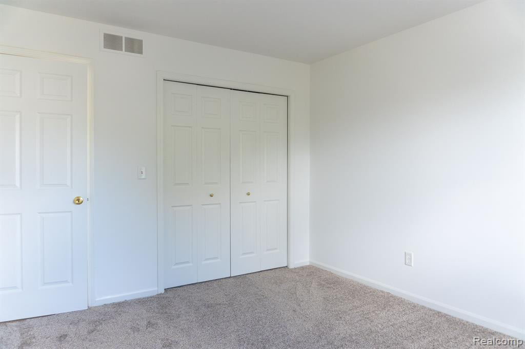 14614 WILDBROOK Drive, Van Buren, MI 48111 — Photo 32