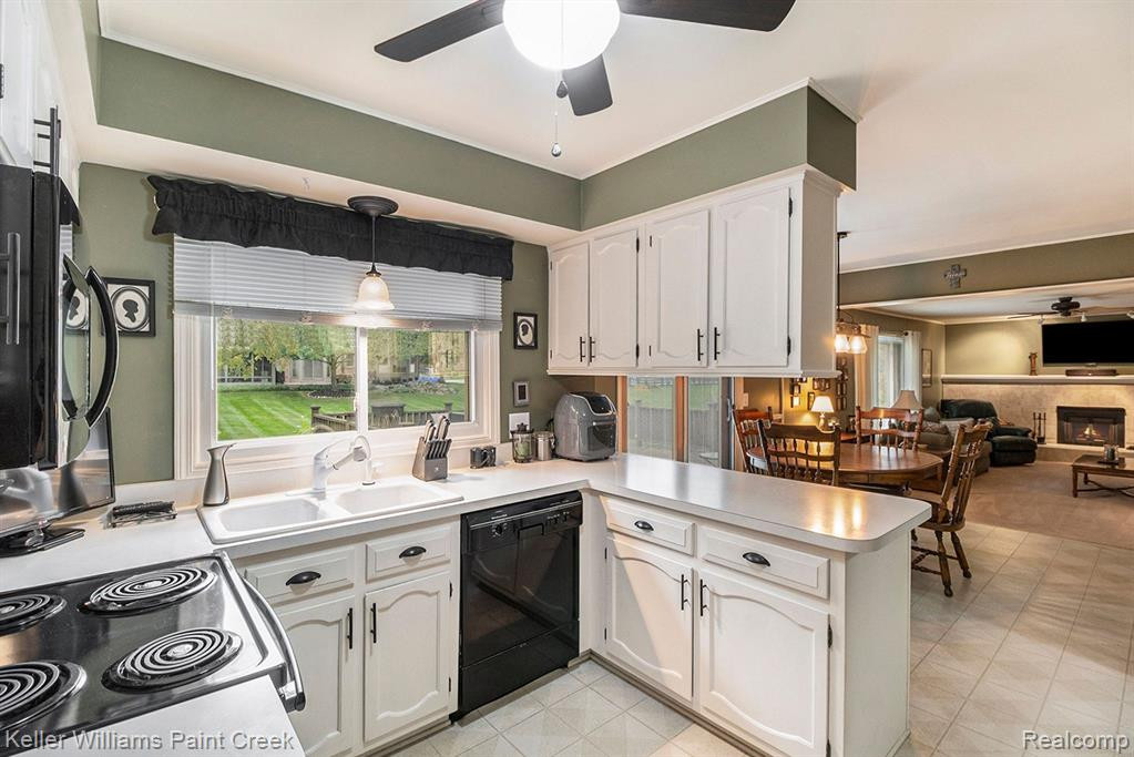 5725 Folkstone Drive, Troy, MI 48085 — Photo 5
