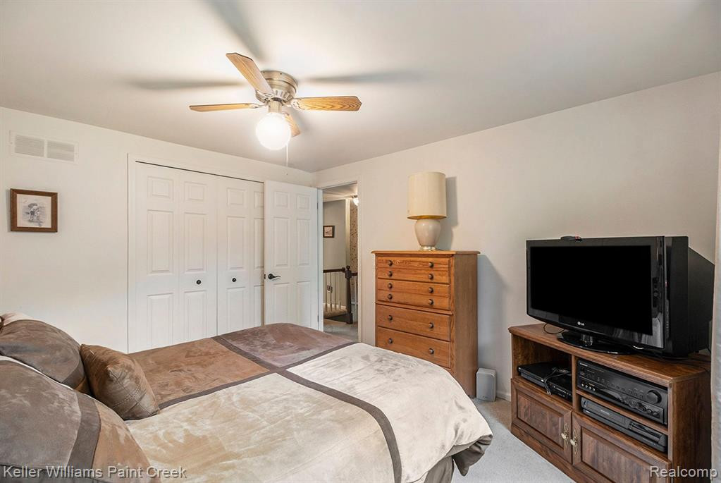 5725 Folkstone Drive, Troy, MI 48085 — Photo 12