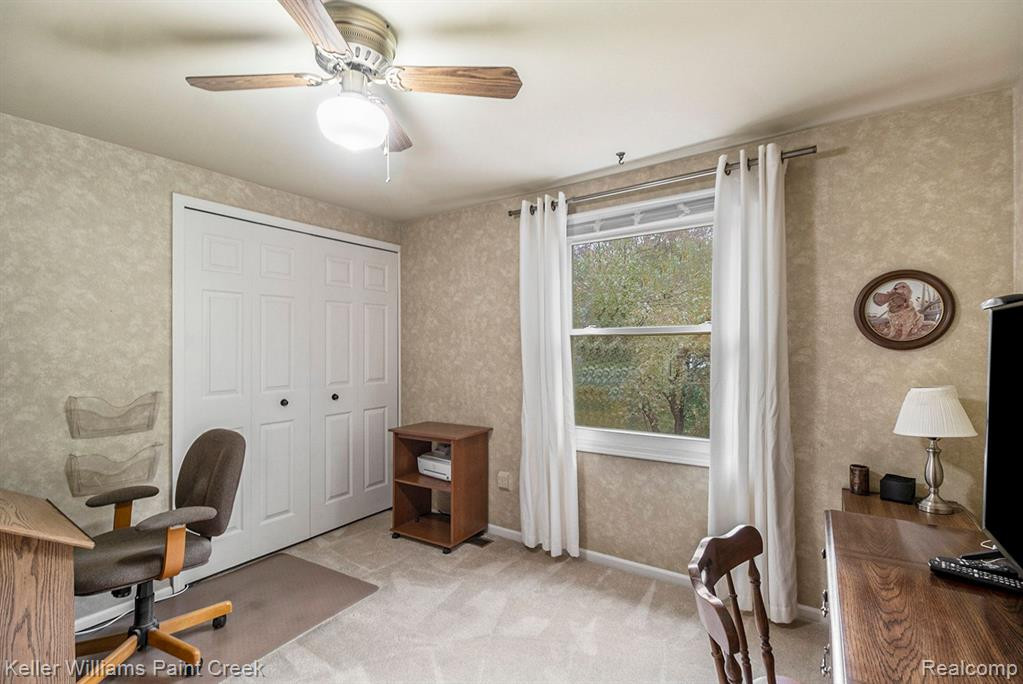 5725 Folkstone Drive, Troy, MI 48085 — Photo 13