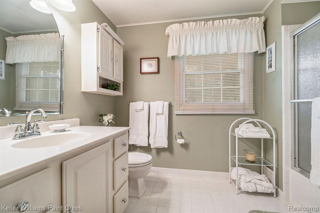 5725 Folkstone Drive, Troy, MI 48085 — Photo 15