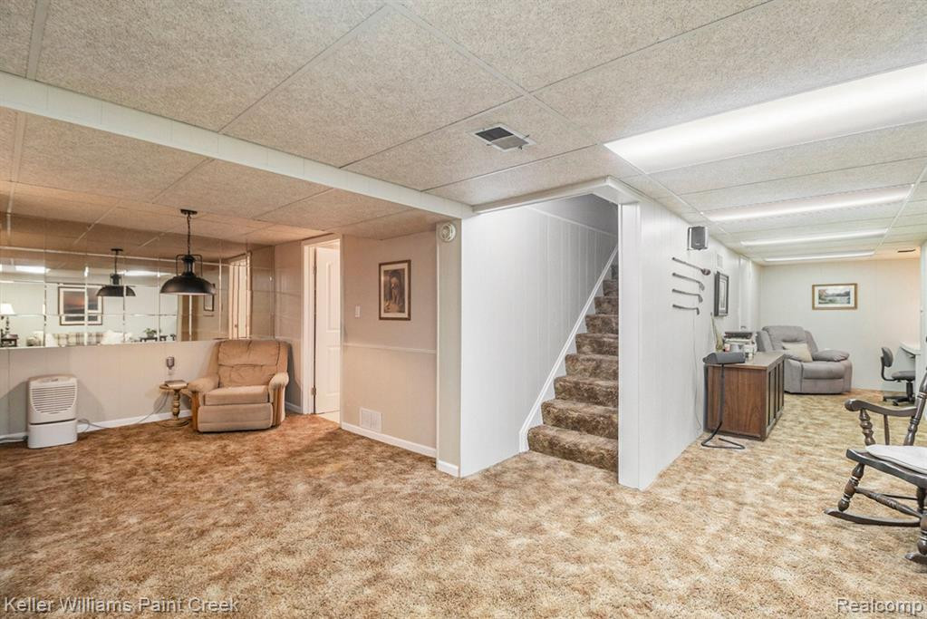 5725 Folkstone Drive, Troy, MI 48085 — Photo 16