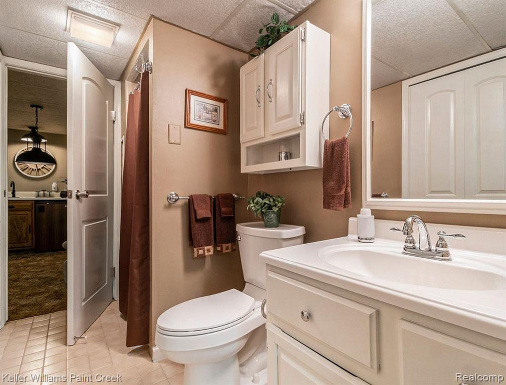 5725 Folkstone Drive, Troy, MI 48085 — Photo 19