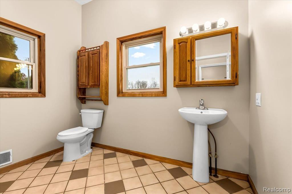 4853 N HERRINGTON Road, Webberville, MI 48892 — Photo 25