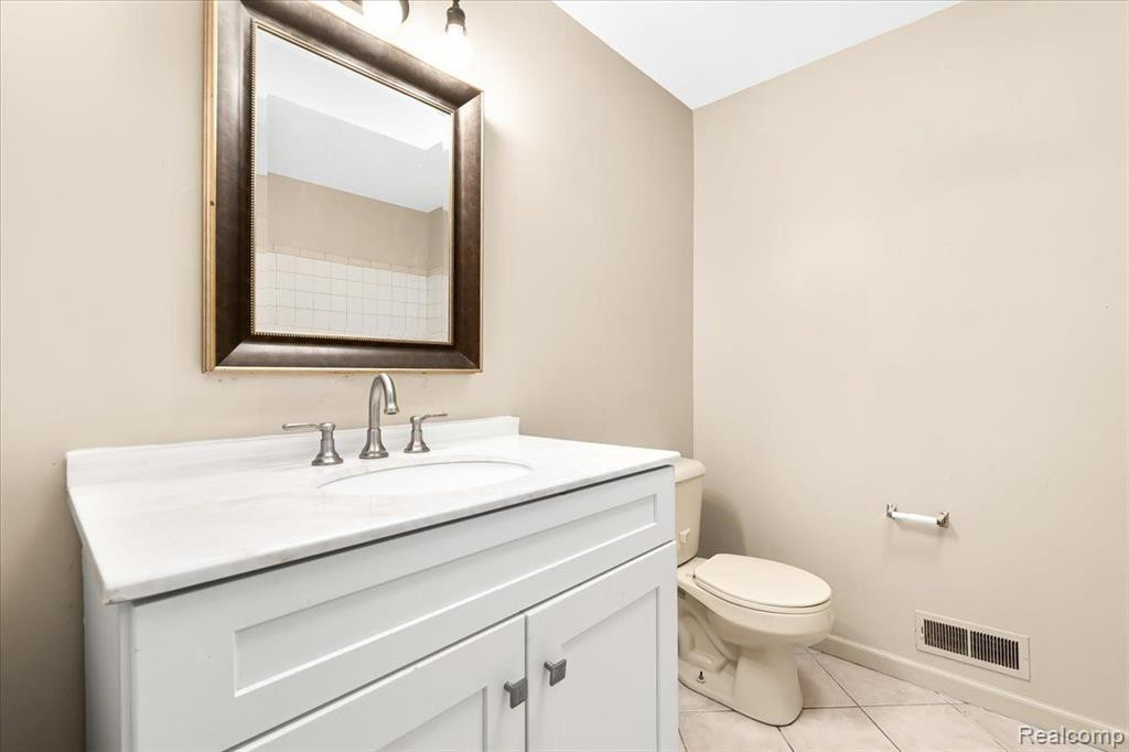 4853 N HERRINGTON Road, Webberville, MI 48892 — Photo 38