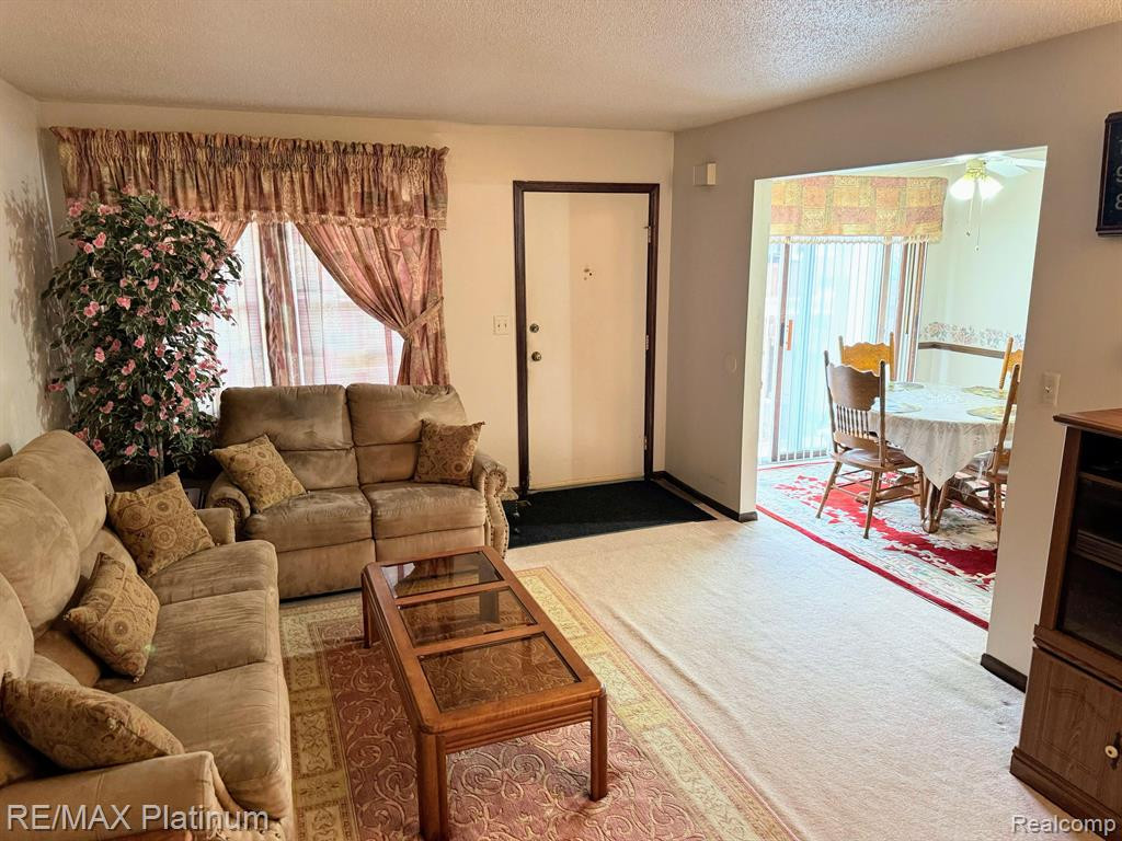2906 ROUNDTREE Boulevard, Ypsilanti, MI 48197 — Photo 2