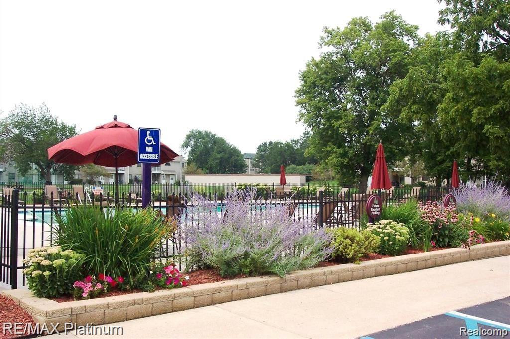 2906 ROUNDTREE Boulevard, Ypsilanti, MI 48197 — Photo 32
