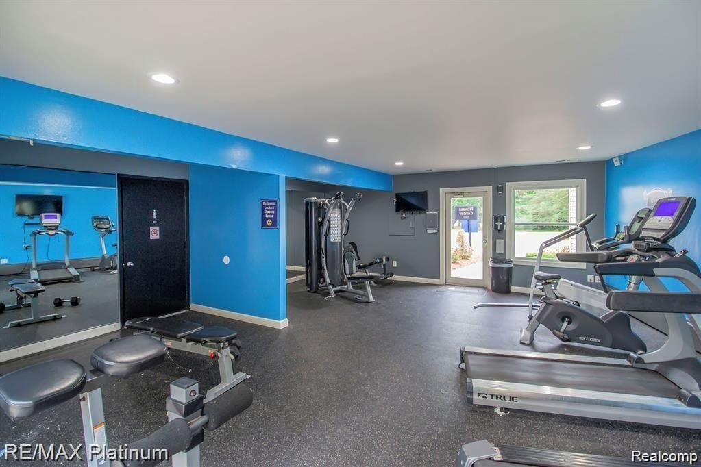 2906 ROUNDTREE Boulevard, Ypsilanti, MI 48197 — Photo 35