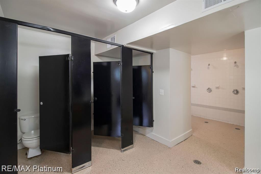 2906 ROUNDTREE Boulevard, Ypsilanti, MI 48197 — Photo 38